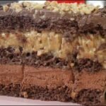Bolo de Doce de Leite e Mousse de Chocolate com Cobertura de Mousse de Chocolate ao Leite