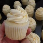 Cupcake de Massa Branca com Cobertura de Maracujá: Receita Fácil e Deliciosa