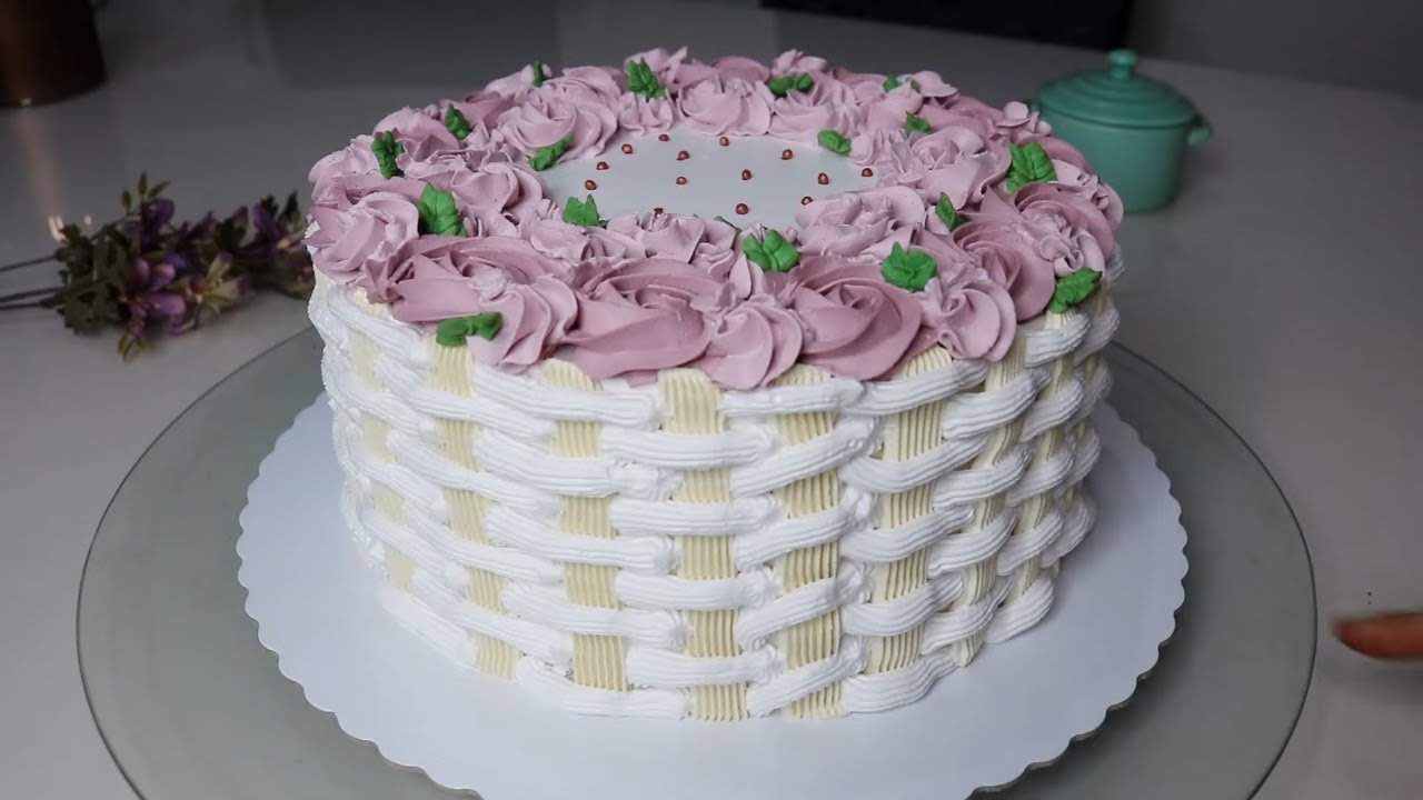 Aula Completa: Confeitando um Bolo Cesta de Rosas com Bico de Confeitar