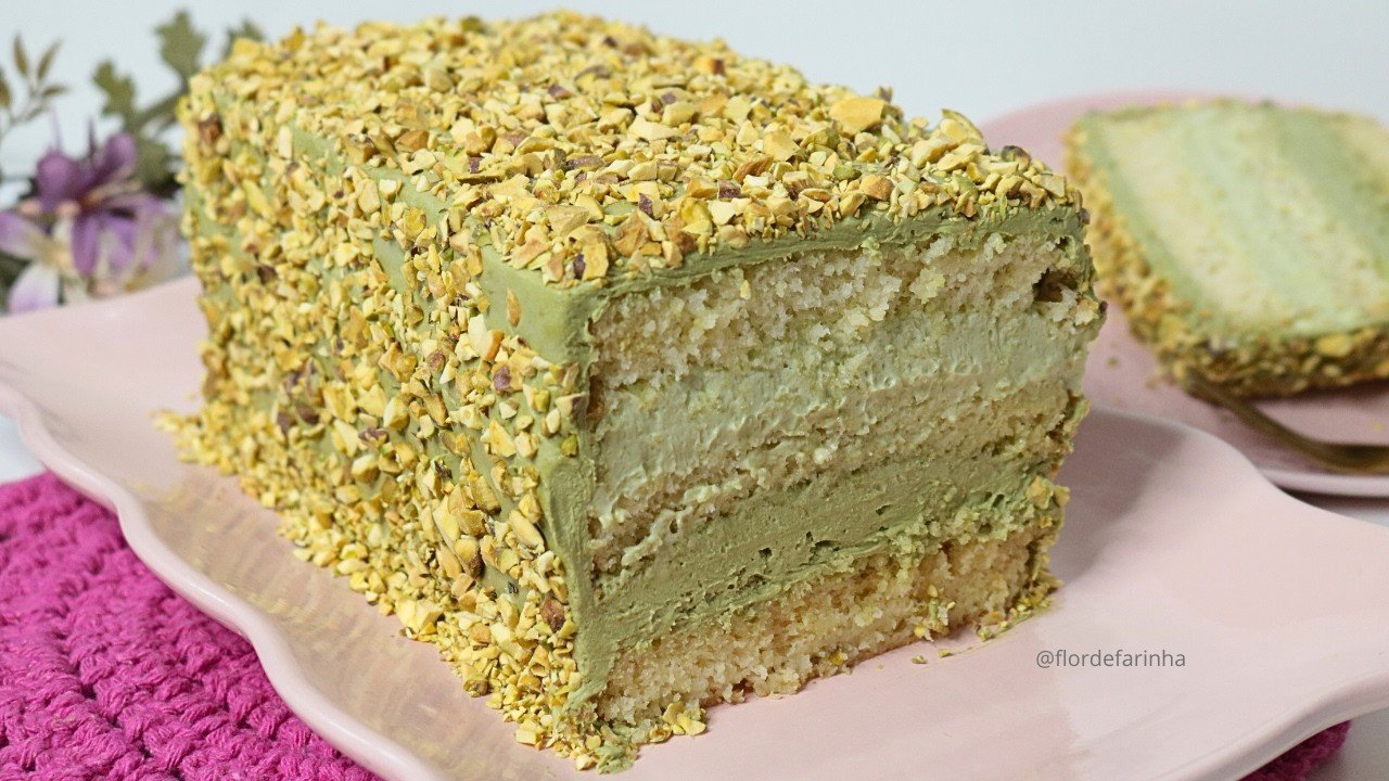 Bolo de Pistache Inspirado na Confeitaria Famosa